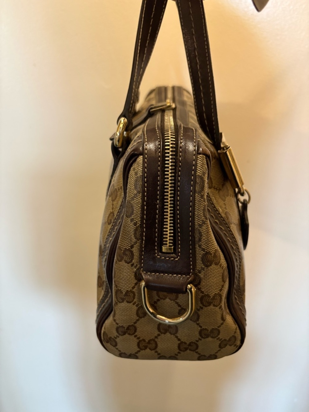 Gucci Brown Monogram Satchel with Gold Bow Accent. Authentic, Vintage Beautiful! - Picture 4 of 16